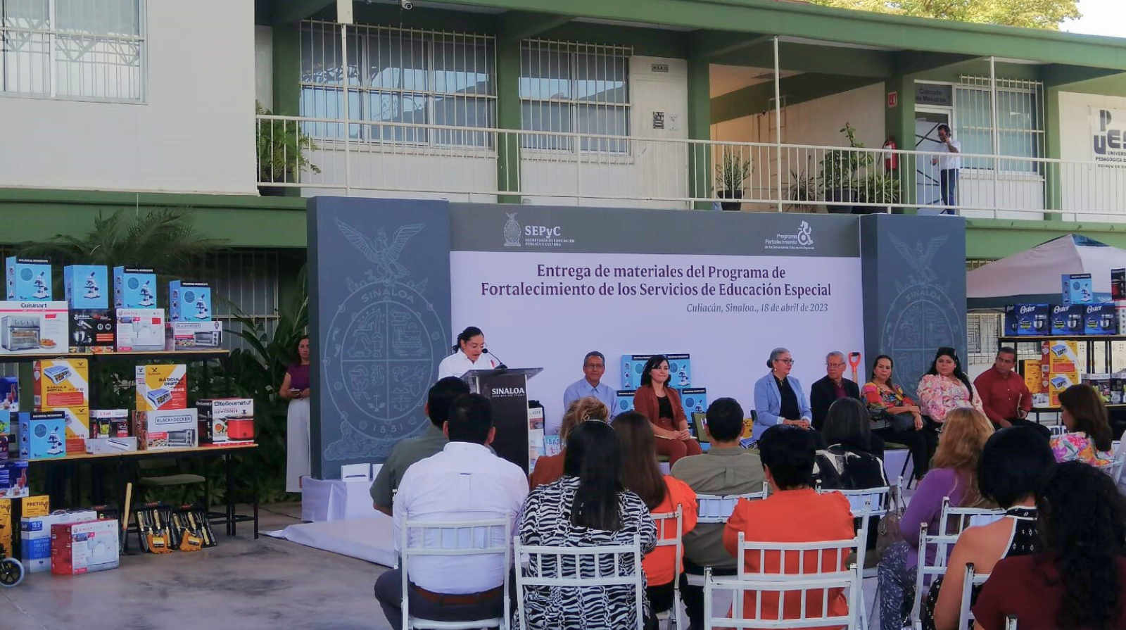 UPES anfitriona en la entrega de equipos a Centros de Educación Especial de Sinaloa.